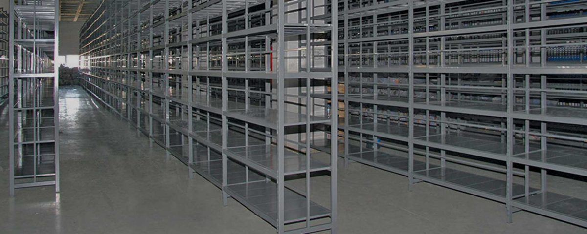 رفوف المستودعات المعدنية